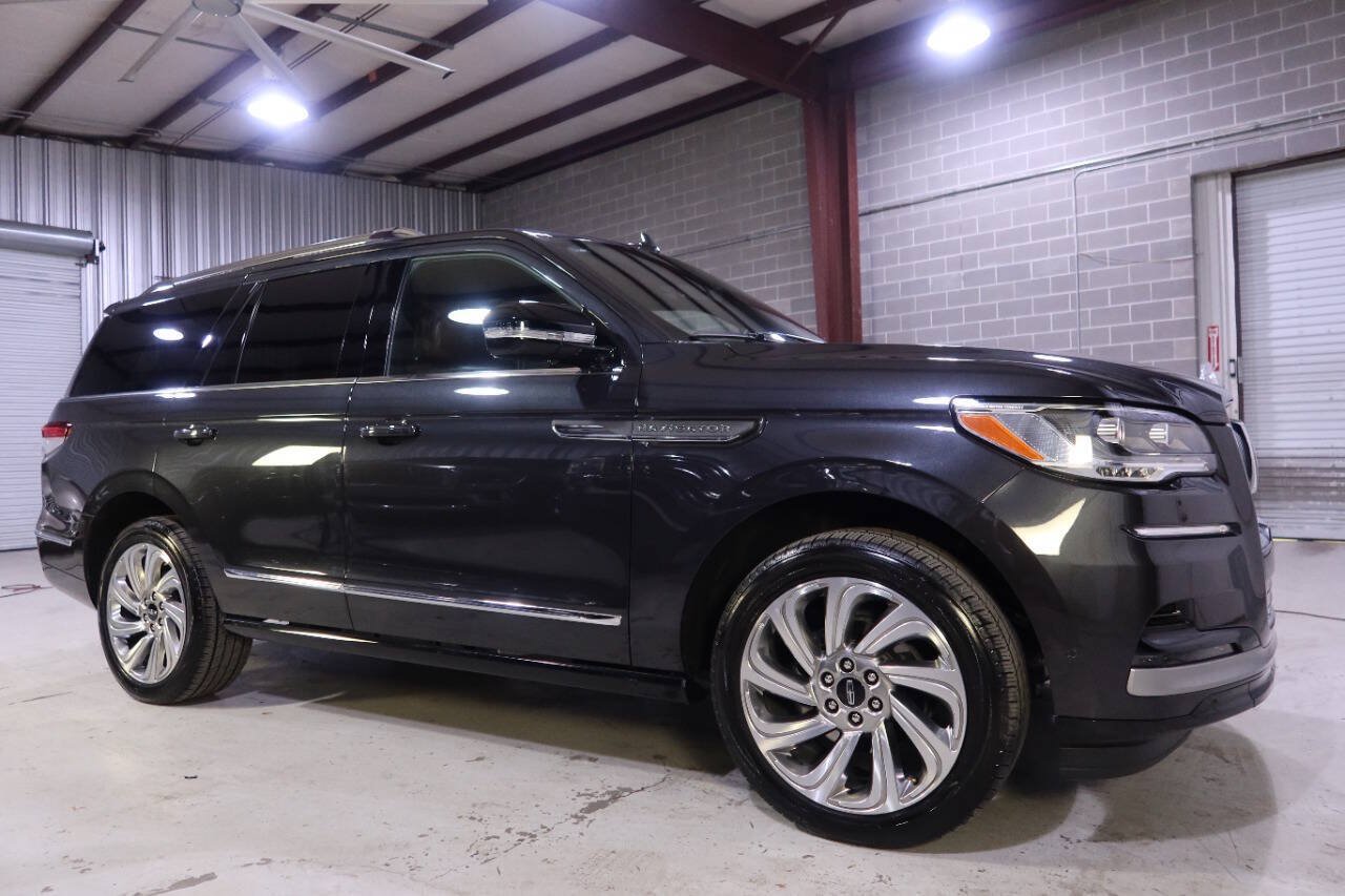 Used 2024 Lincoln Navigator Reserve AWD/4WD image 5