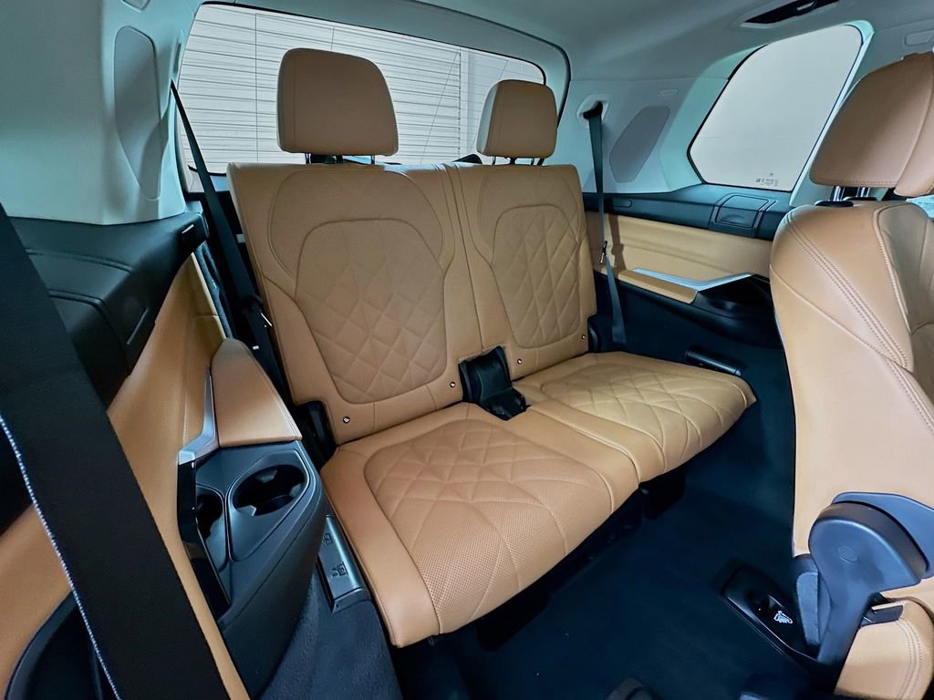 Used 2023 BMW X7 xDrive40i w/ Premium Package image 30