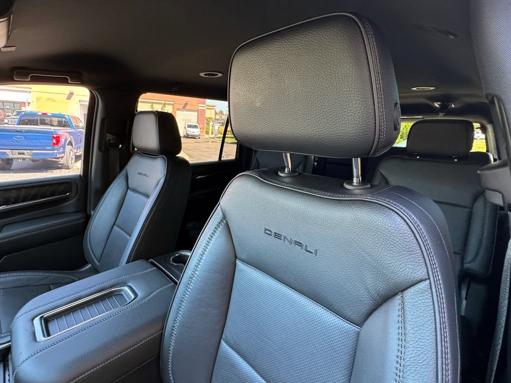 Used 2023 GMC Yukon Denali AWD/4WD image 23
