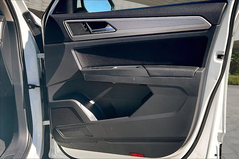 Used 2018 Volkswagen Atlas Launch Edition image 18