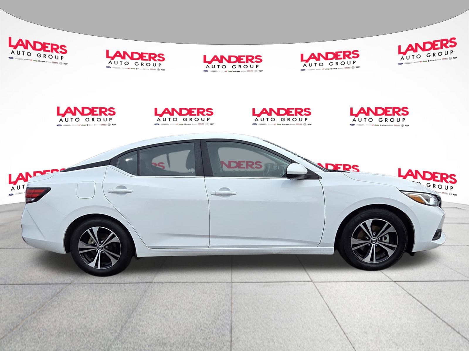 Used 2022 Nissan Sentra SV image 2