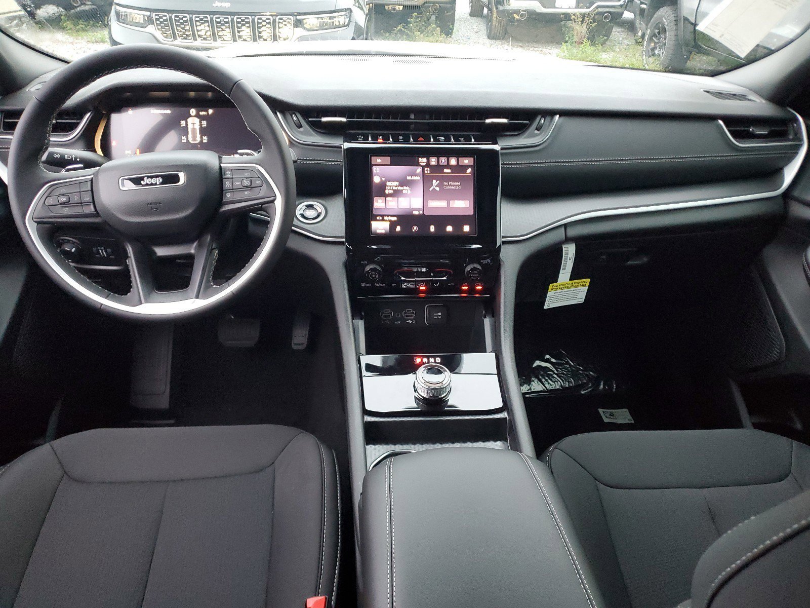 New 2025 Jeep Grand Cherokee Laredo image 12