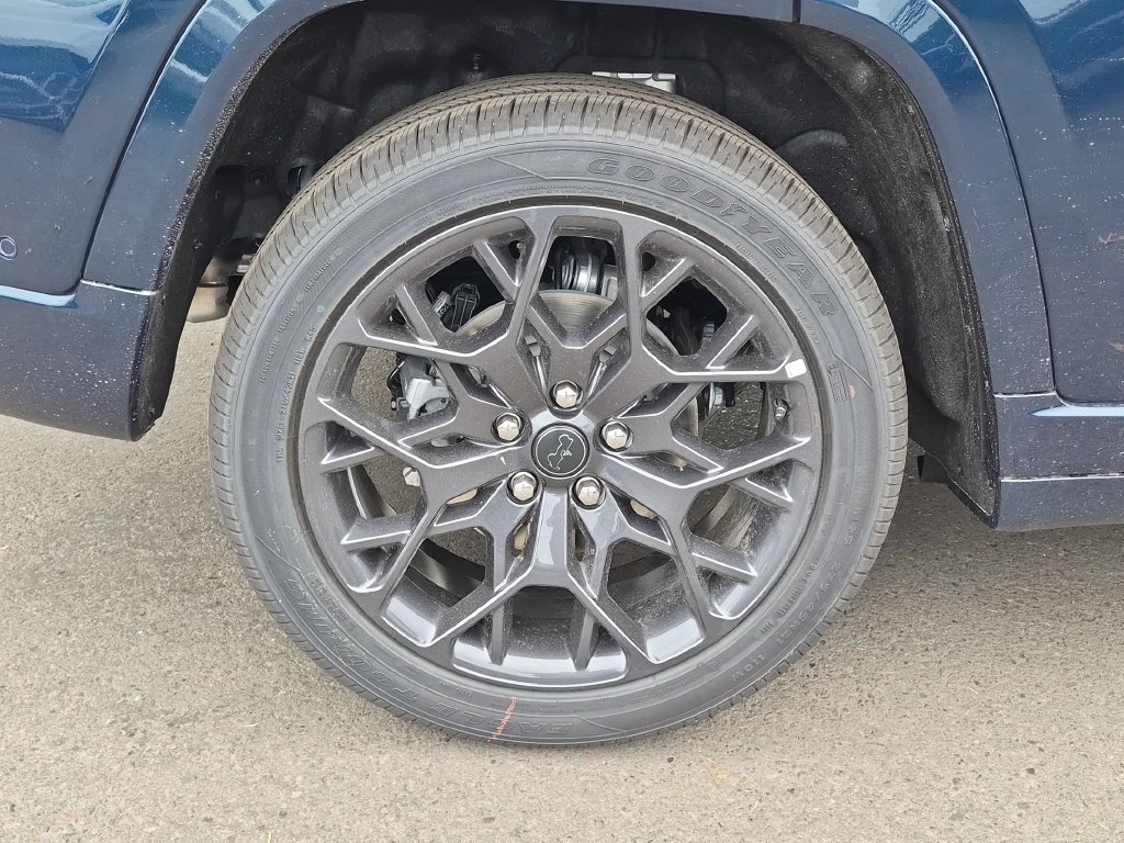 New 2027 Jeep Grand Cherokee Summit AWD/4WD image 9