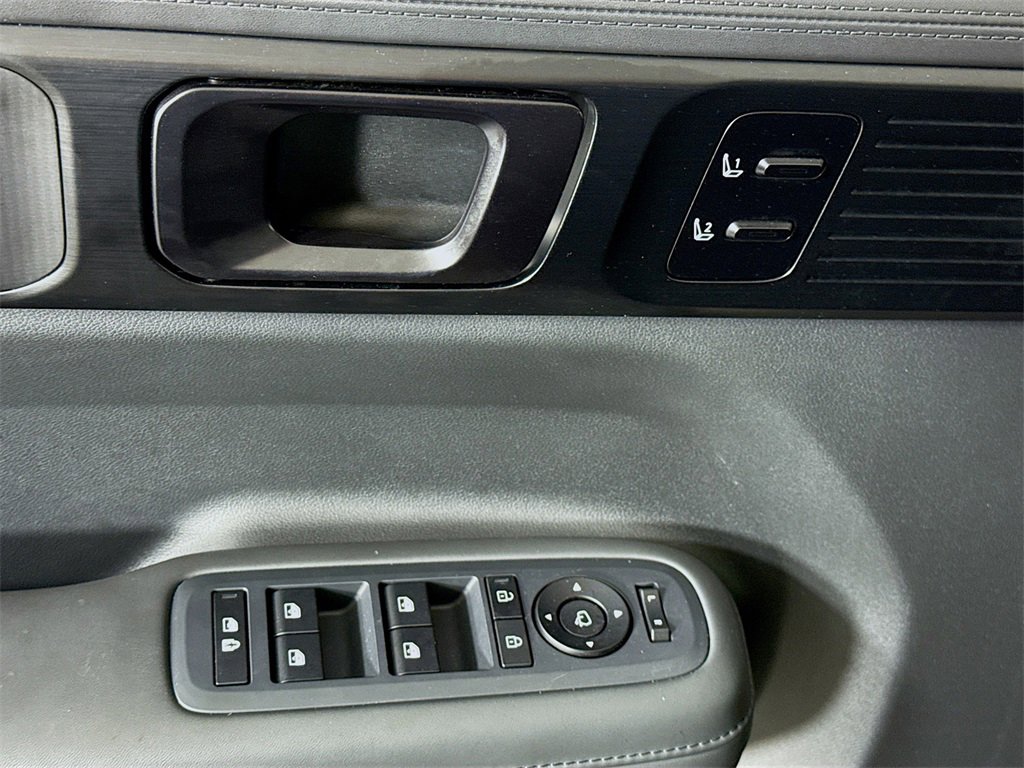 Used 2025 Hyundai Santa Fe Calligraphy image 26