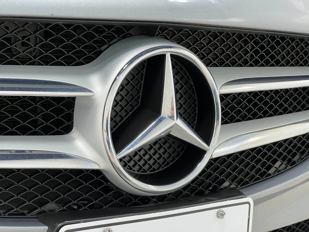 Used 2015 Mercedes-Benz C 300 4MATIC Sedan image 39