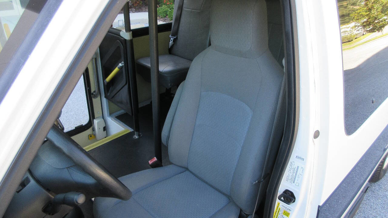 Used 2013 Ford E-350 and Econoline 350 Extended Super Duty w/ PWR Group RWD image 11