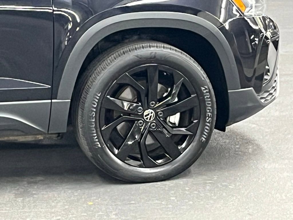 Used 2022 Volkswagen Taos SE w/ Panoramic Sunroof Package image 39