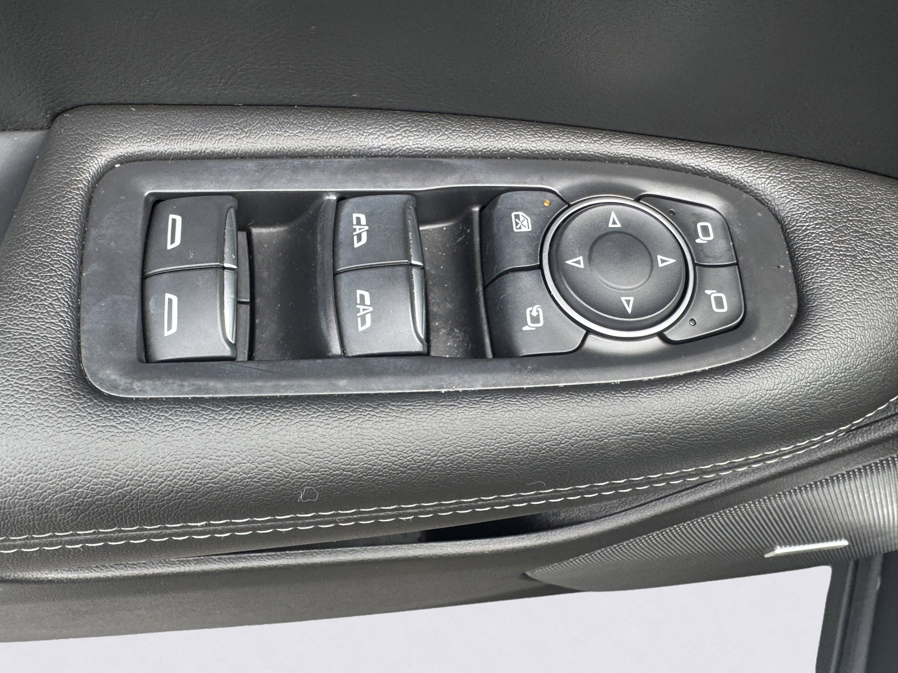 Used 2023 Cadillac XT6 Premium Luxury image 31