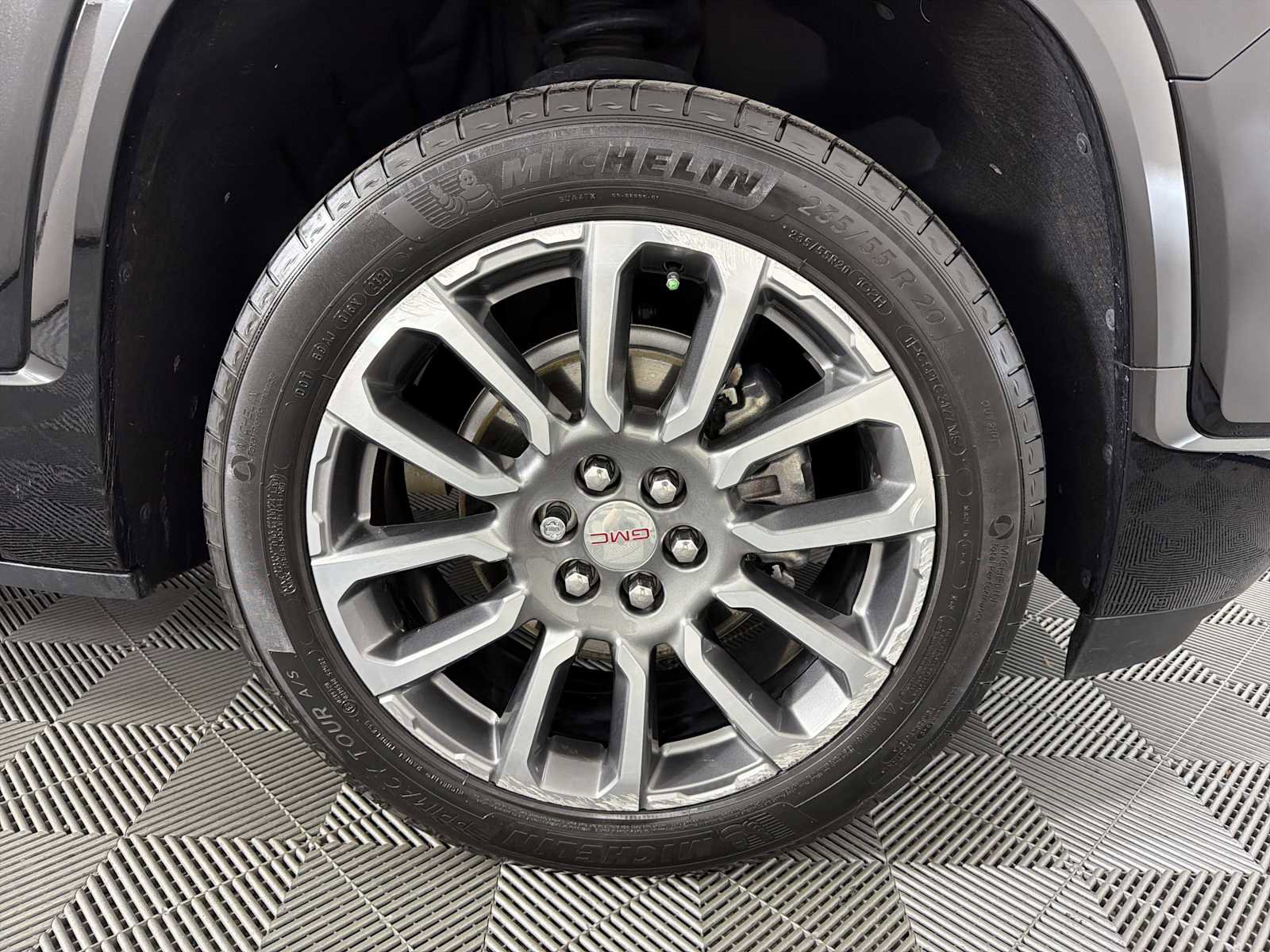 Certified 2022 GMC Acadia Denali w/ Denali Ultimate Package image 15