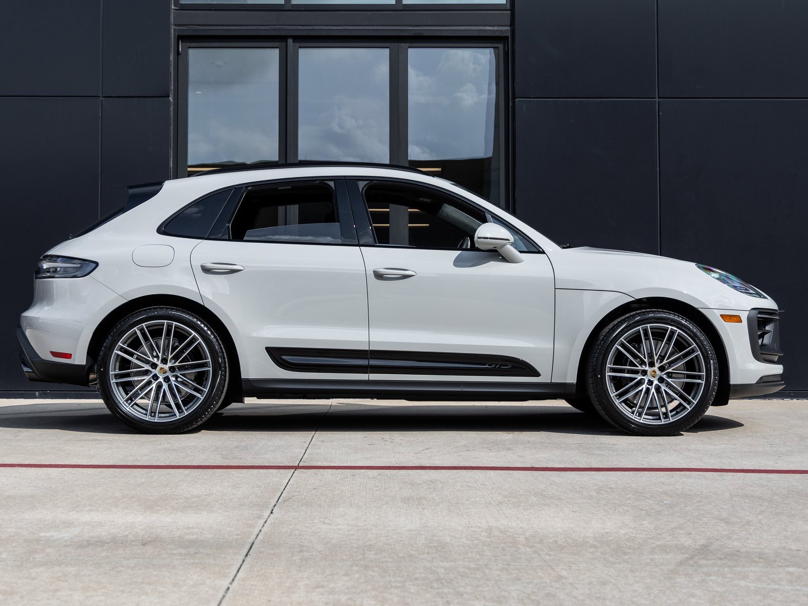 New 2026 Porsche Macan GTS image 12