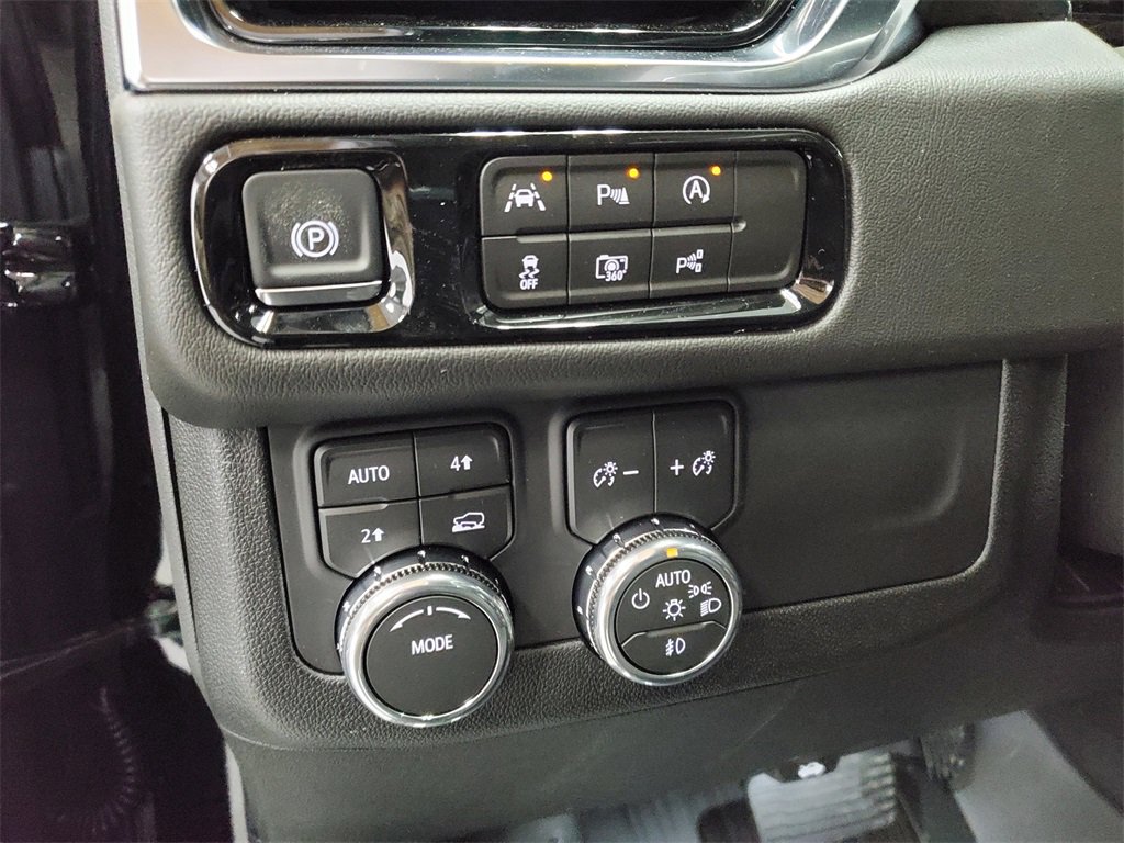 New 2026 GMC Yukon XL Denali w/ LPO, Floor Liner Package image 13