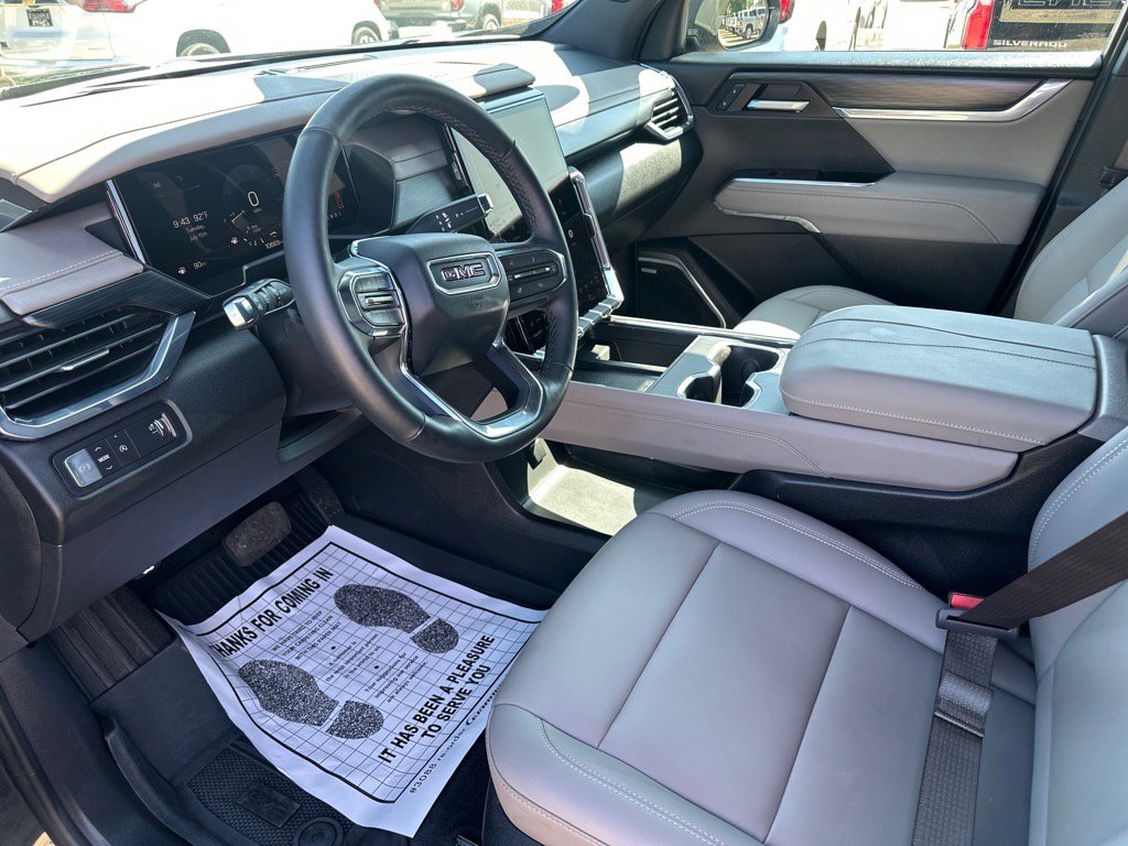 Used 2024 GMC Acadia Elevation w/ Luxury Package image 9