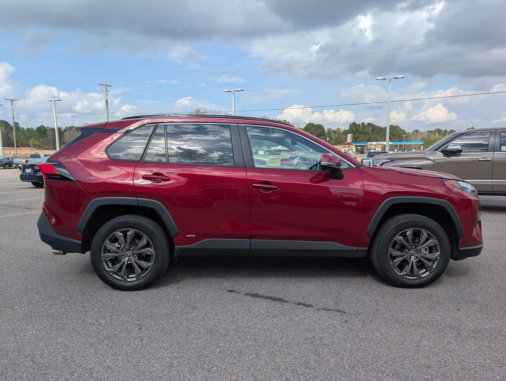 Used 2025 Toyota RAV4 XLE Premium image 6