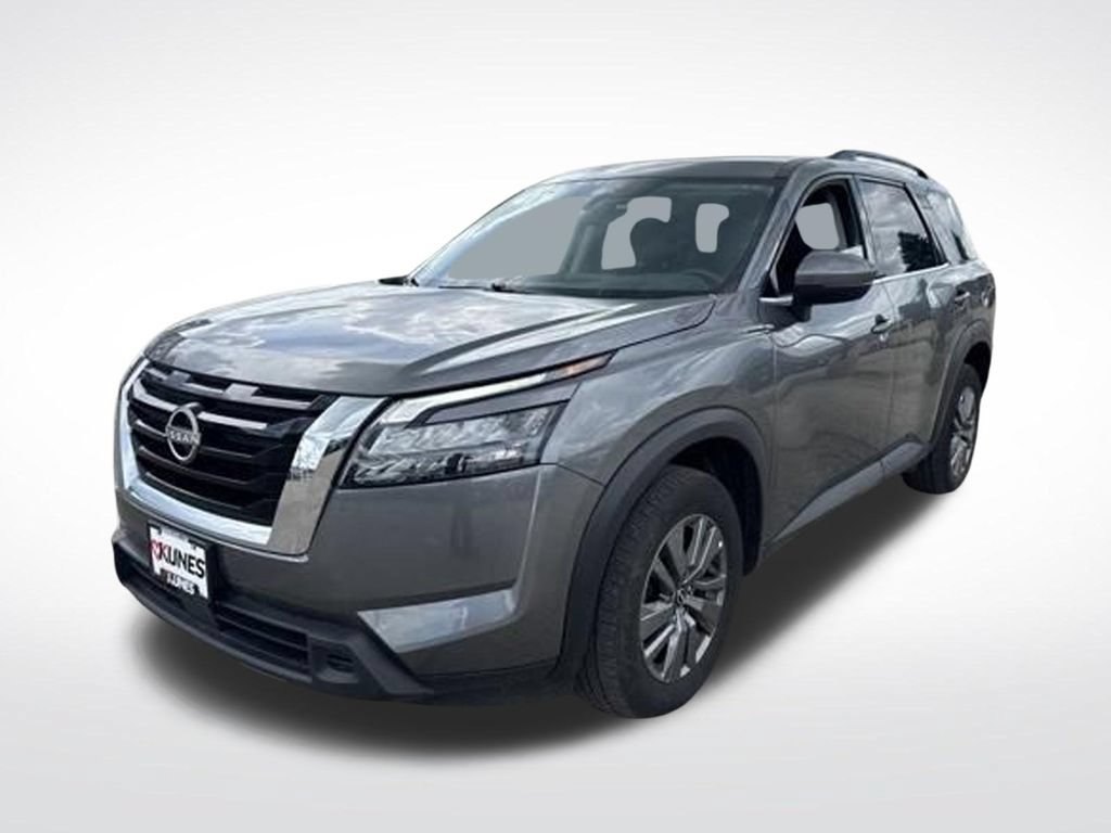 Used 2025 Nissan Pathfinder SV AWD/4WD image 9