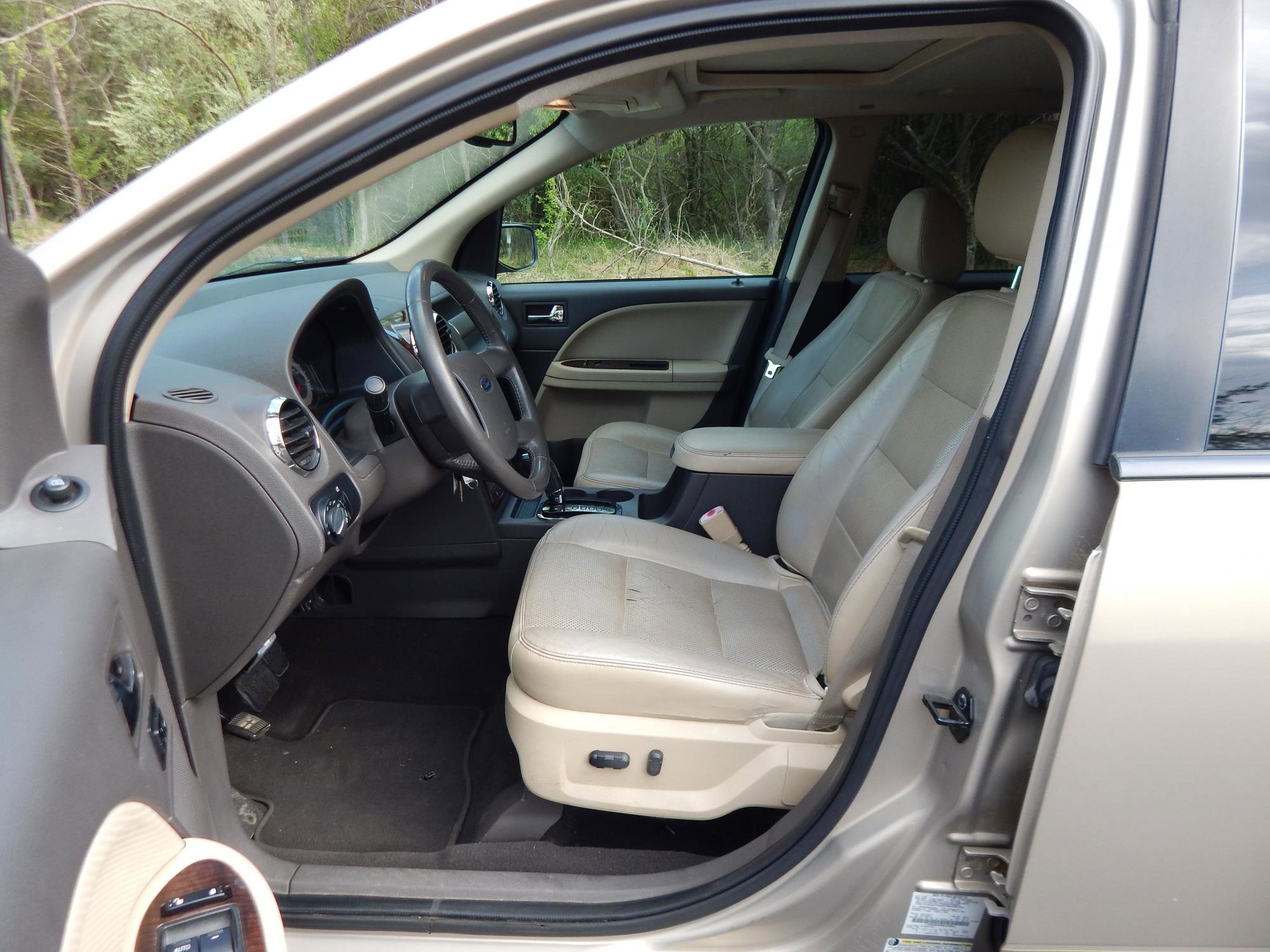 Used 2008 Ford Taurus X Limited image 12