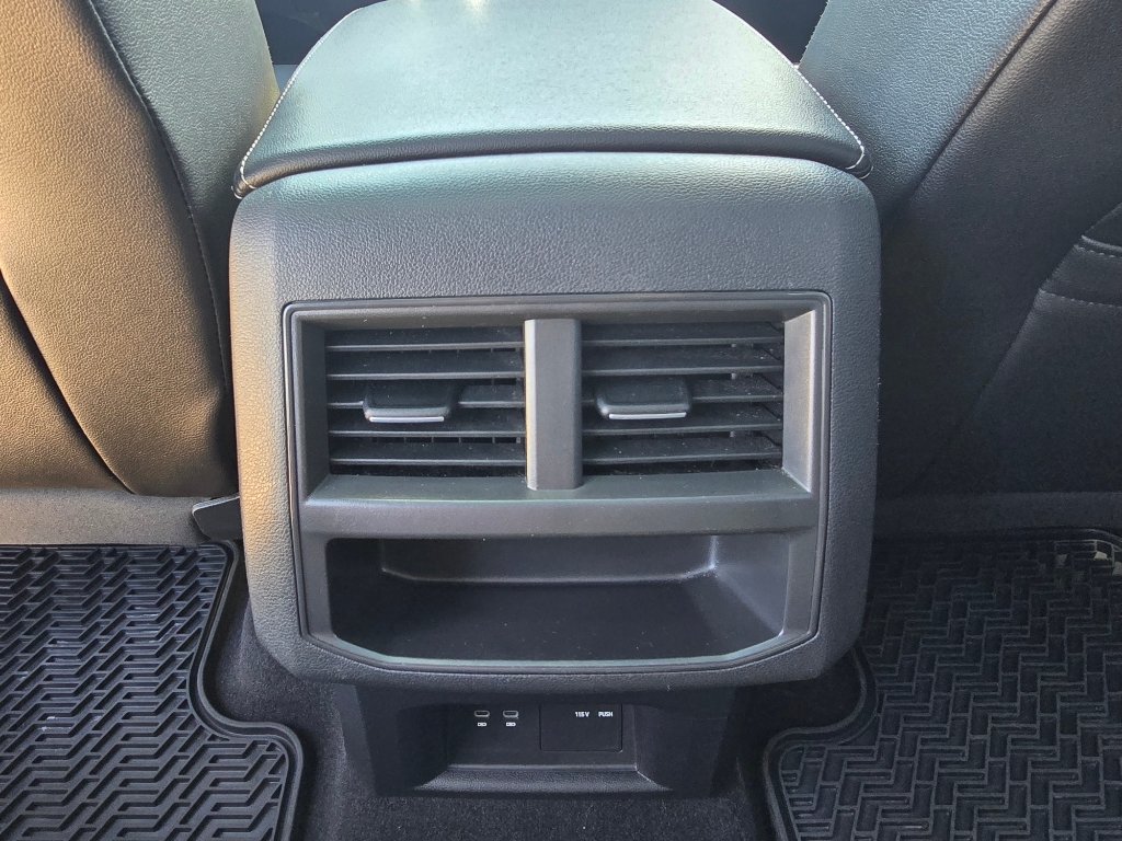Used 2021 Volkswagen Atlas Cross Sport SE w/ Panoramic Sunroof Package FWD image 29