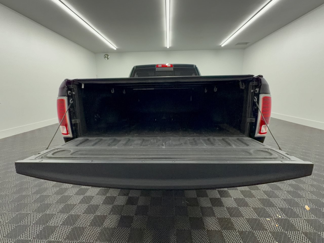 Used 2014 RAM 3500 Laramie w/ Convenience Group AWD/4WD image 28