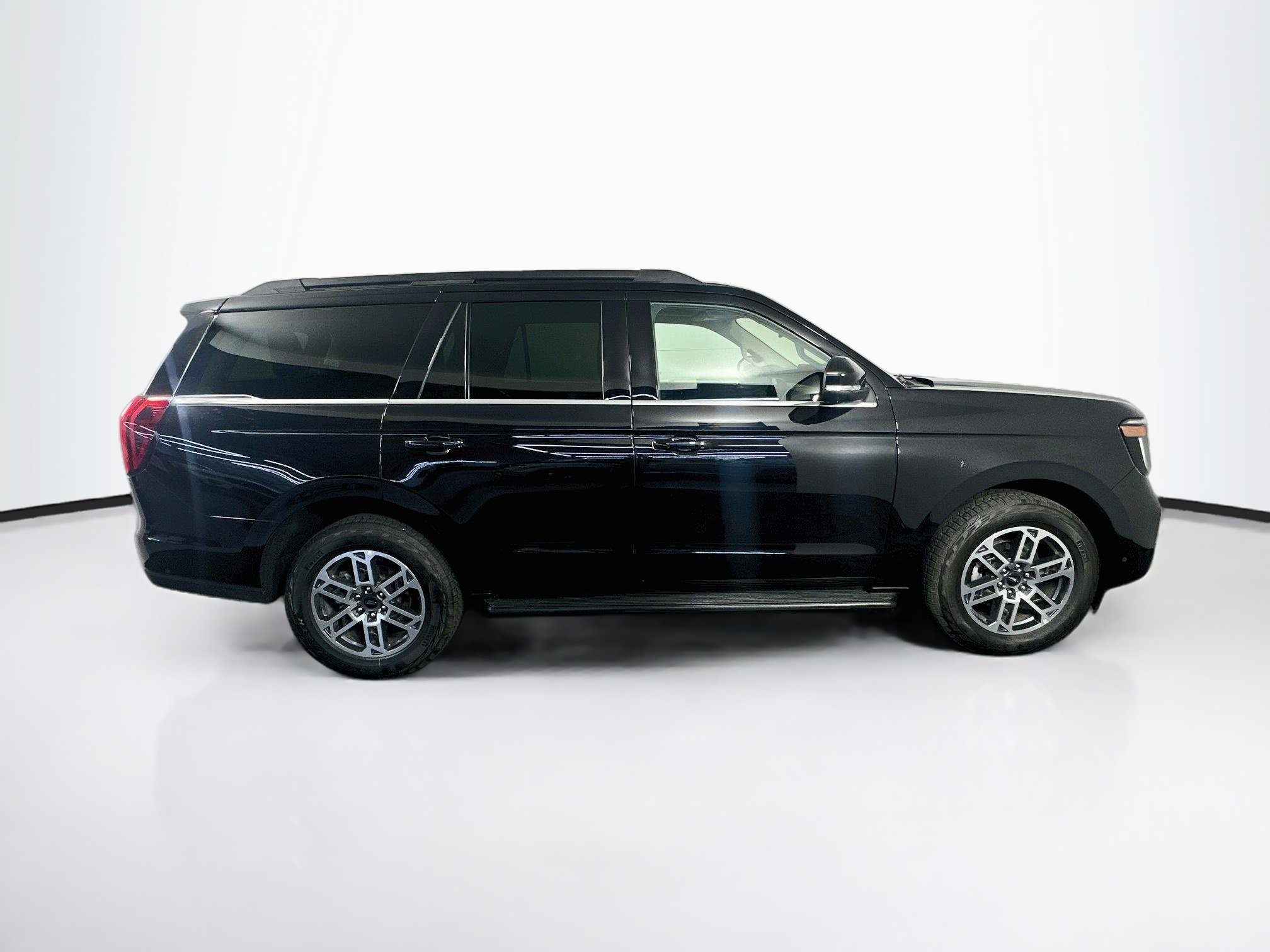 Used 2025 Ford Expedition Active AWD/4WD image 10
