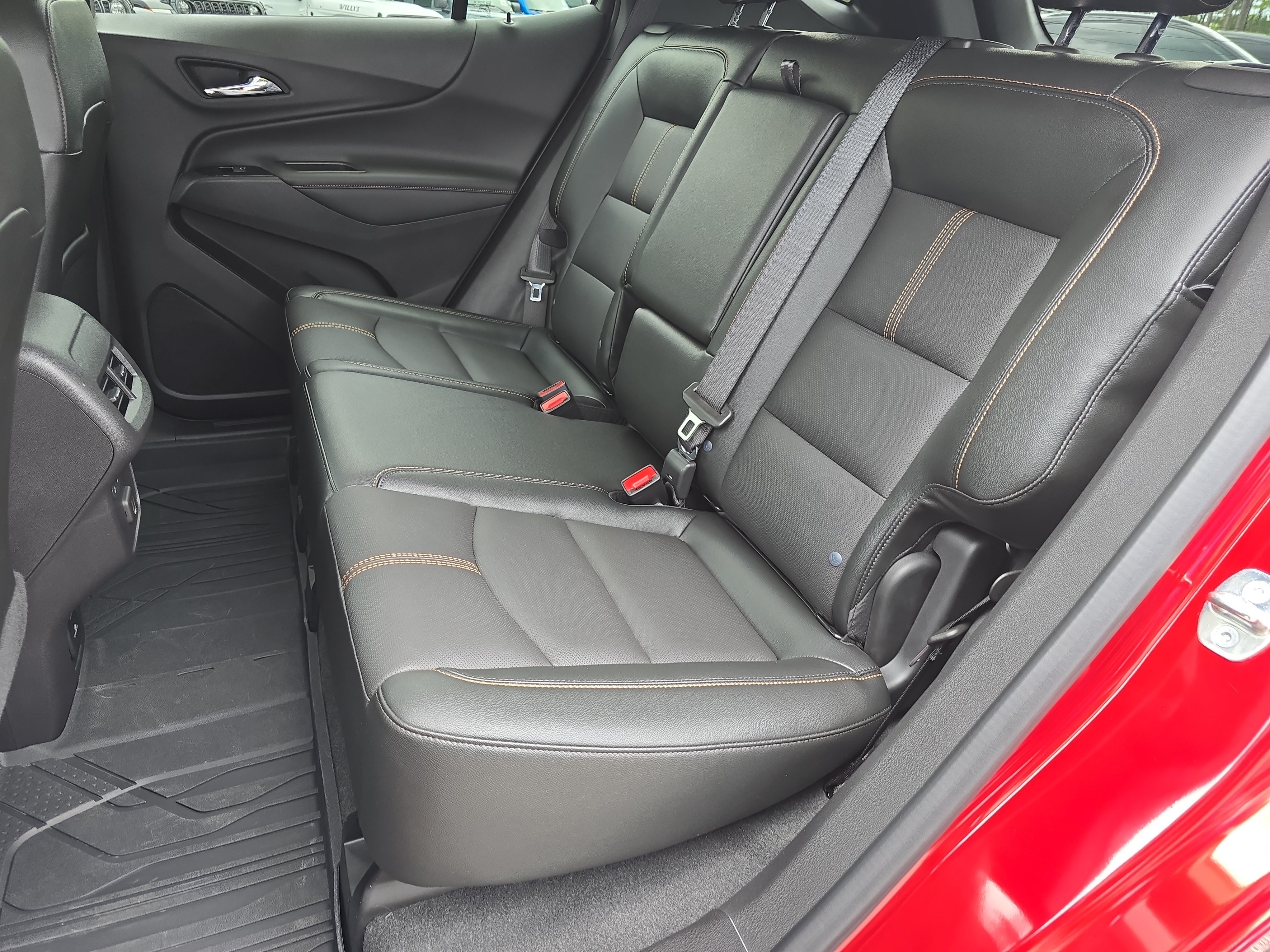 Used 2024 Chevrolet Equinox Premier AWD/4WD image 14