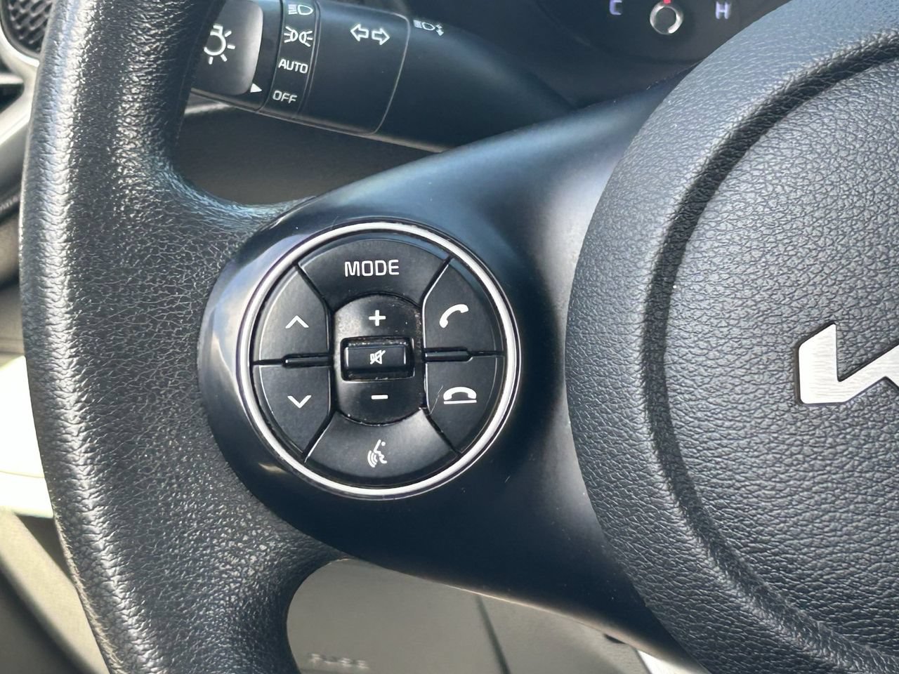 Used 2022 Kia Soul LX FWD image 24