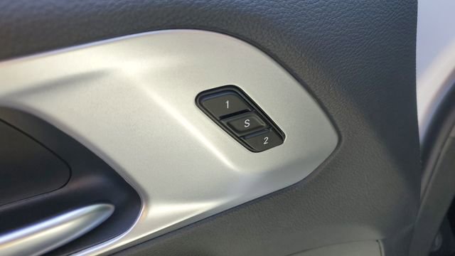 Certified 2026 Chrysler Pacifica Limited w/ S Appearance Package FWD image 5