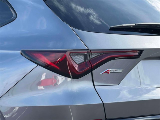 Used 2023 Acura MDX A-Spec image 9