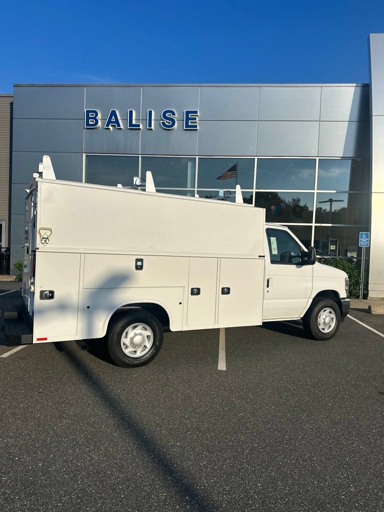 New 2026 Ford E-350 and Econoline 350 Super Duty w/ Power Equipment Group RWD image 4