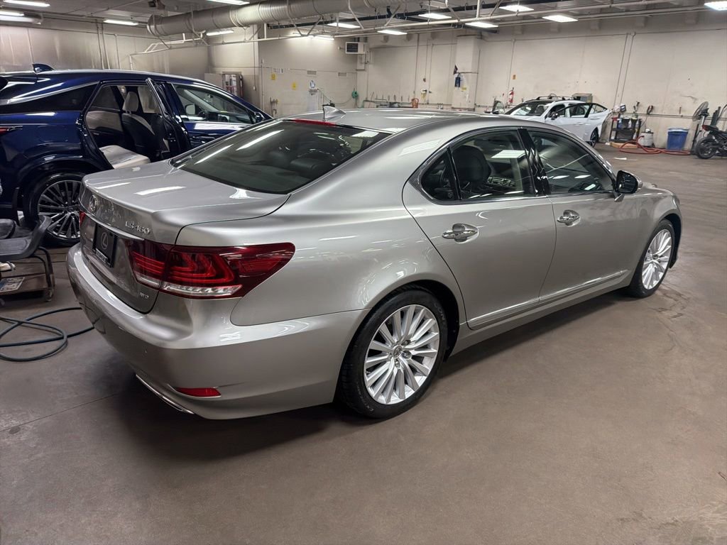 Used 2017 Lexus LS 460 AWD w/ Comfort Package image 9