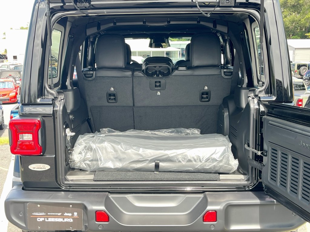 New 2027 Jeep Wrangler Unlimited Sahara AWD/4WD image 22