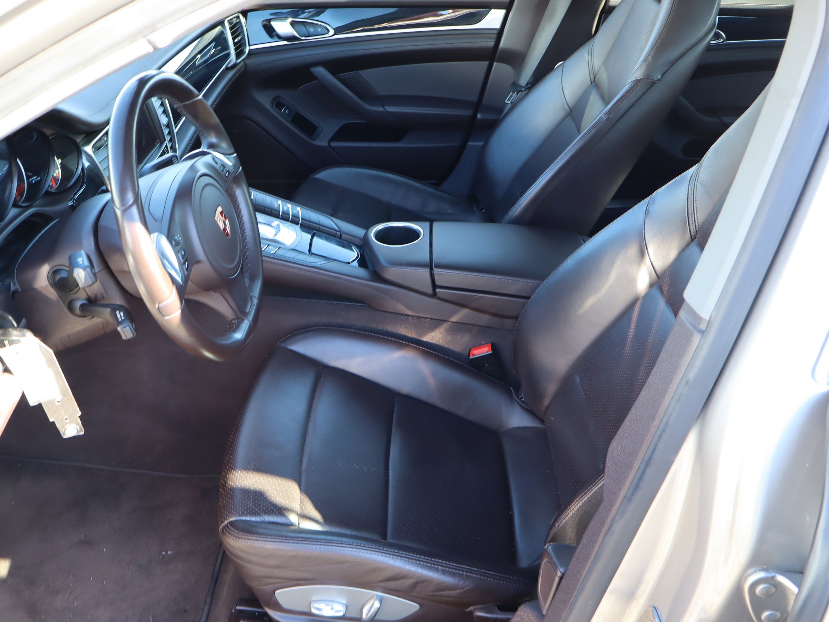 Used 2013 Porsche Panamera 4 image 16