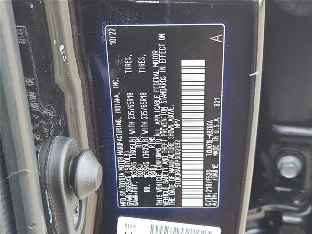 Used 2023 Toyota Highlander L image 25