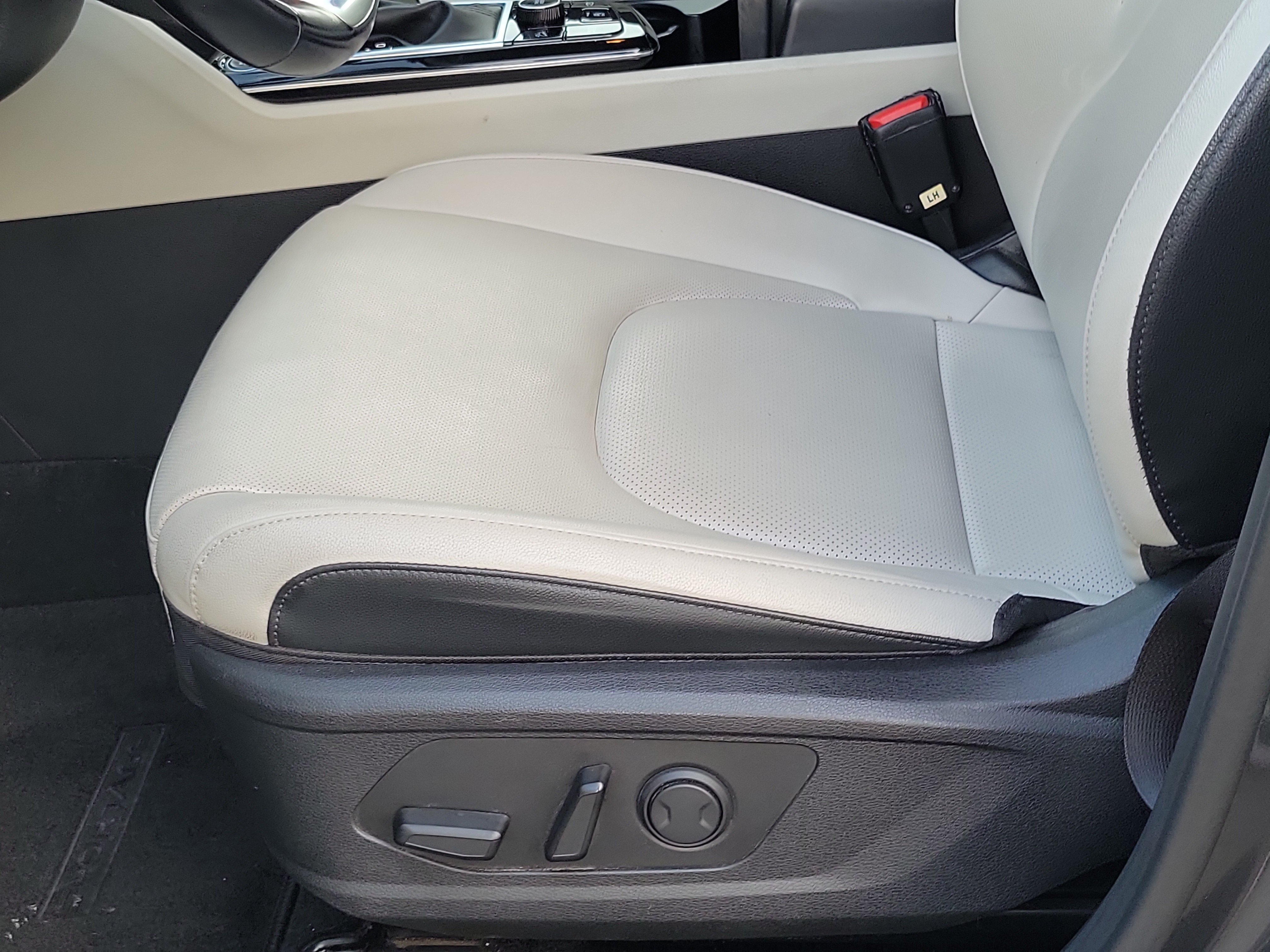 Used 2024 Kia Sportage EX FWD image 18