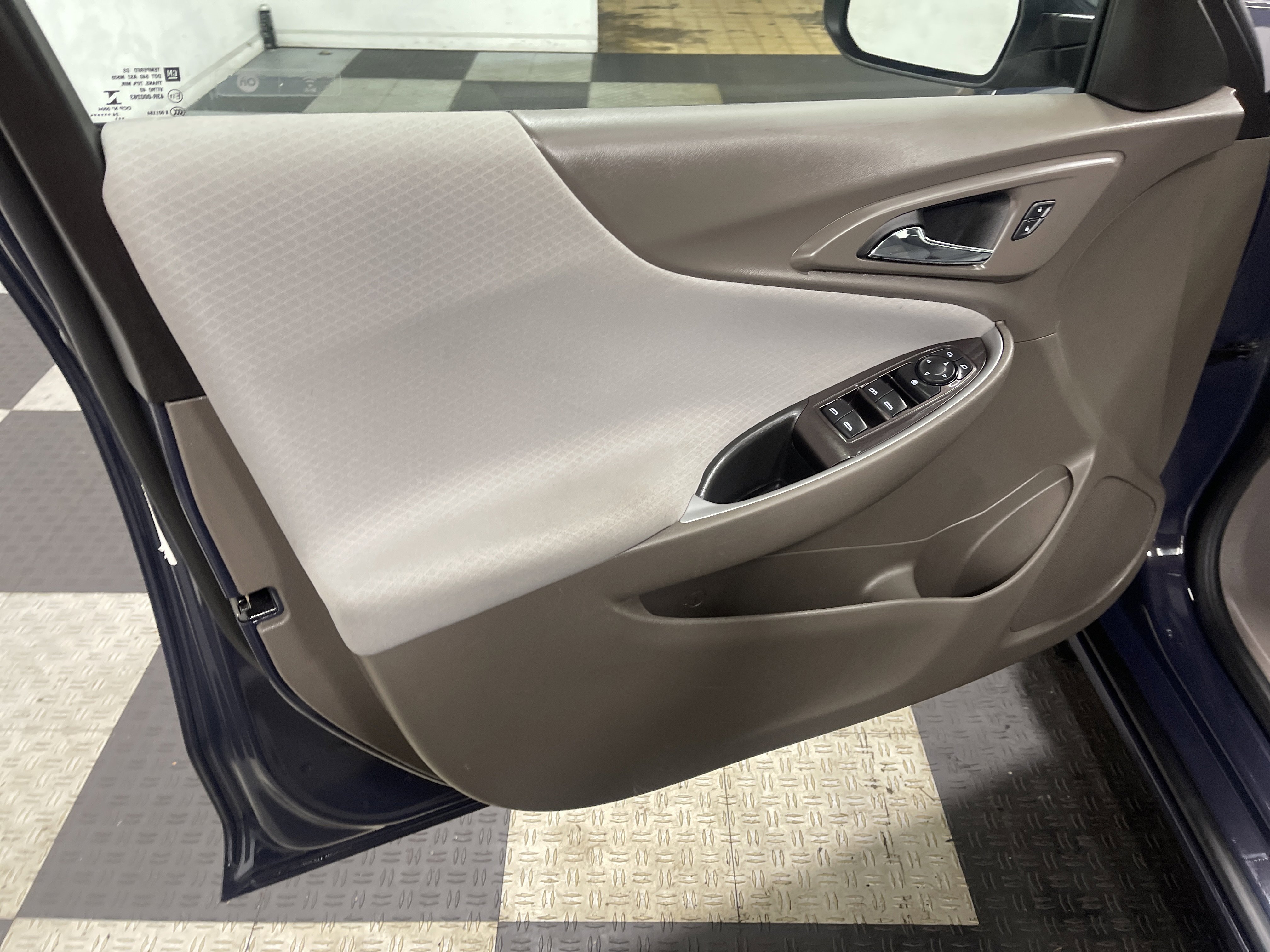 Used 2025 Chevrolet Malibu LT image 10