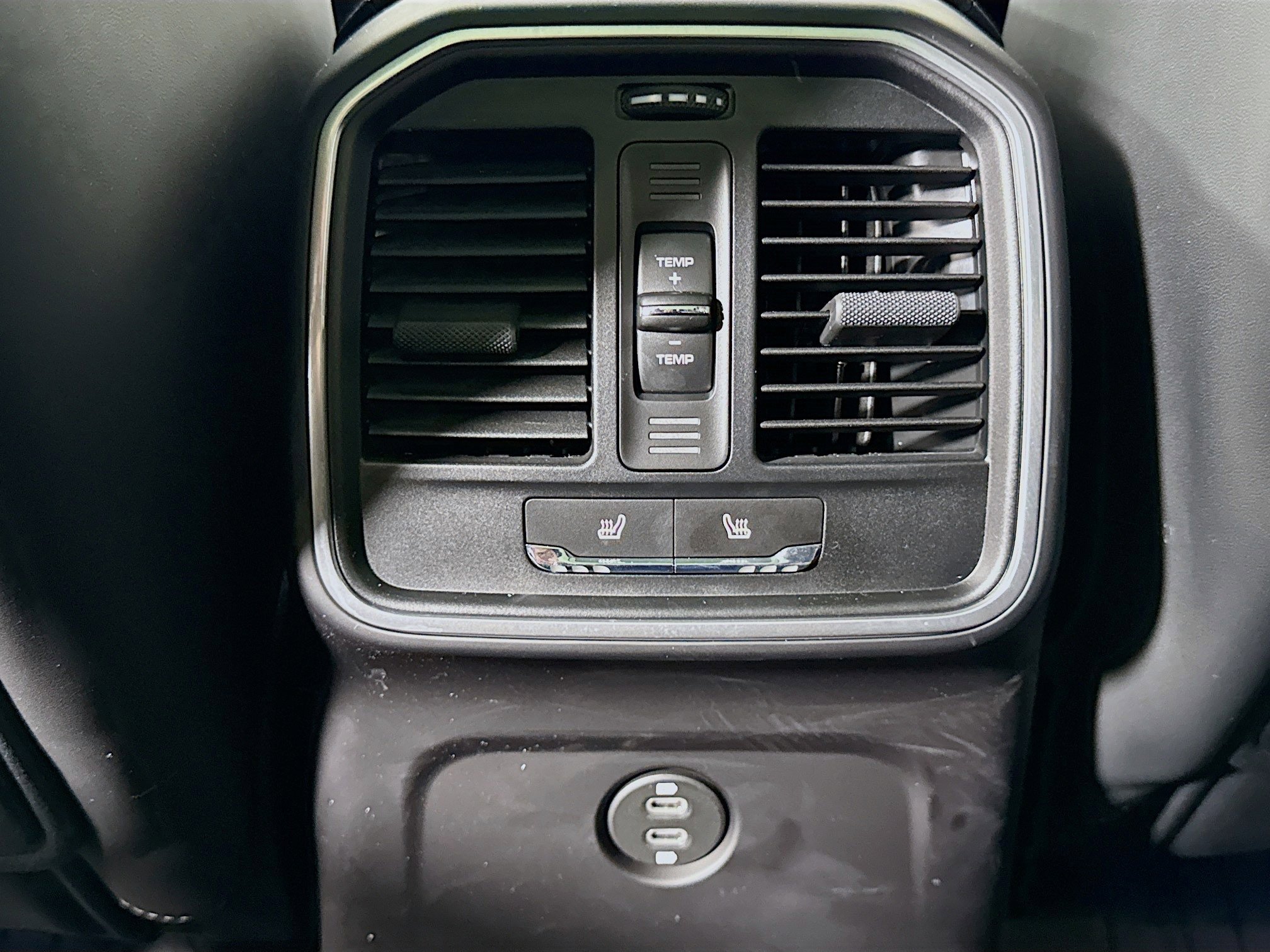 Used 2023 Porsche Macan S image 24