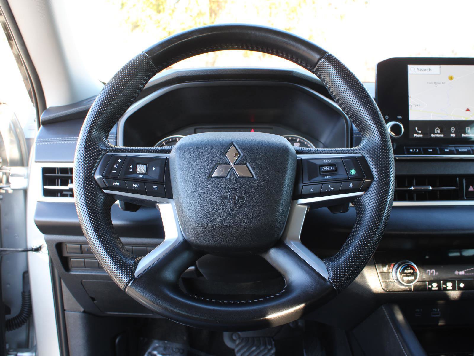 Used 2023 Mitsubishi Outlander SE image 9