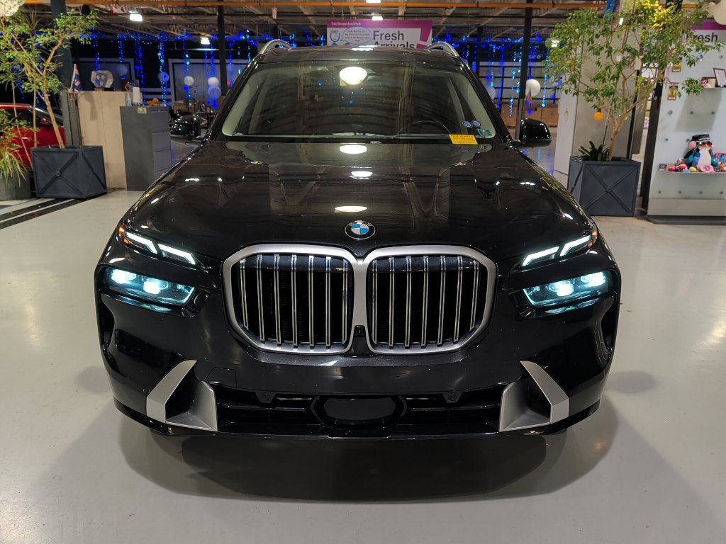 Used 2023 BMW X7 xDrive40i w/ Executive Package AWD/4WD image 5