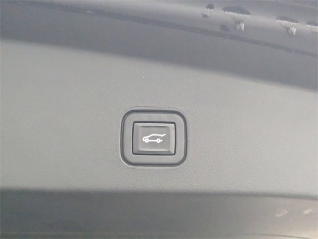 Used 2023 Cadillac Lyriq 2WD image 15