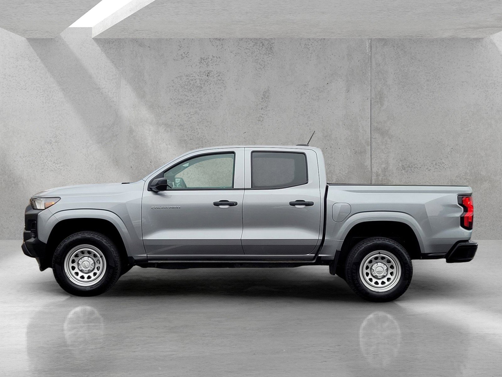 Used 2024 Chevrolet Colorado W/T image 7