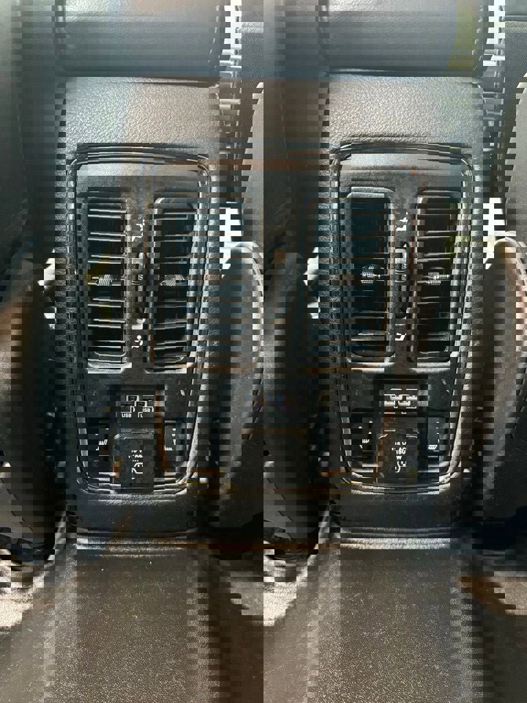 Used 2016 Dodge Durango Limited w/ Nav & Power Liftgate Group image 26