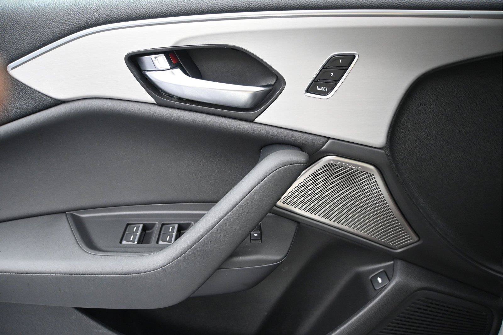 Used 2023 Acura TLX w/ Technology Package FWD image 8