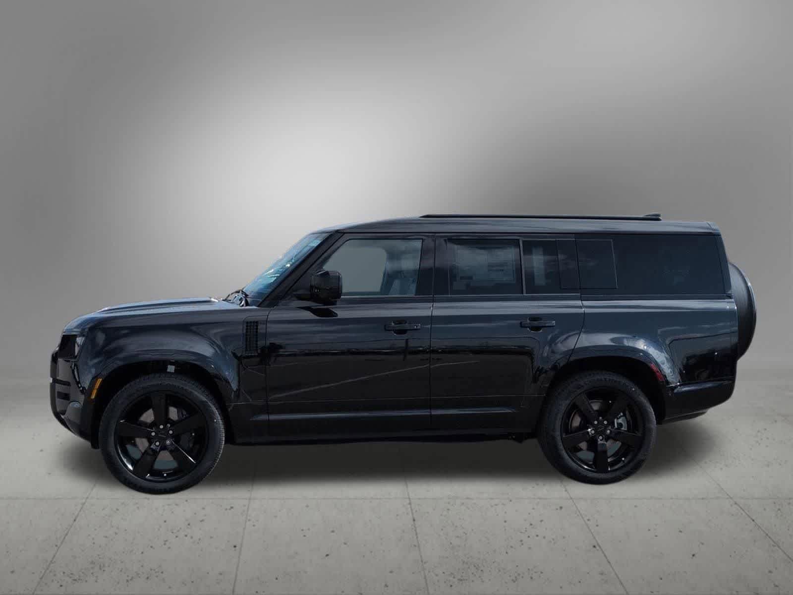 New 2026 Land Rover Defender 130 X-Dynamic SE image 3