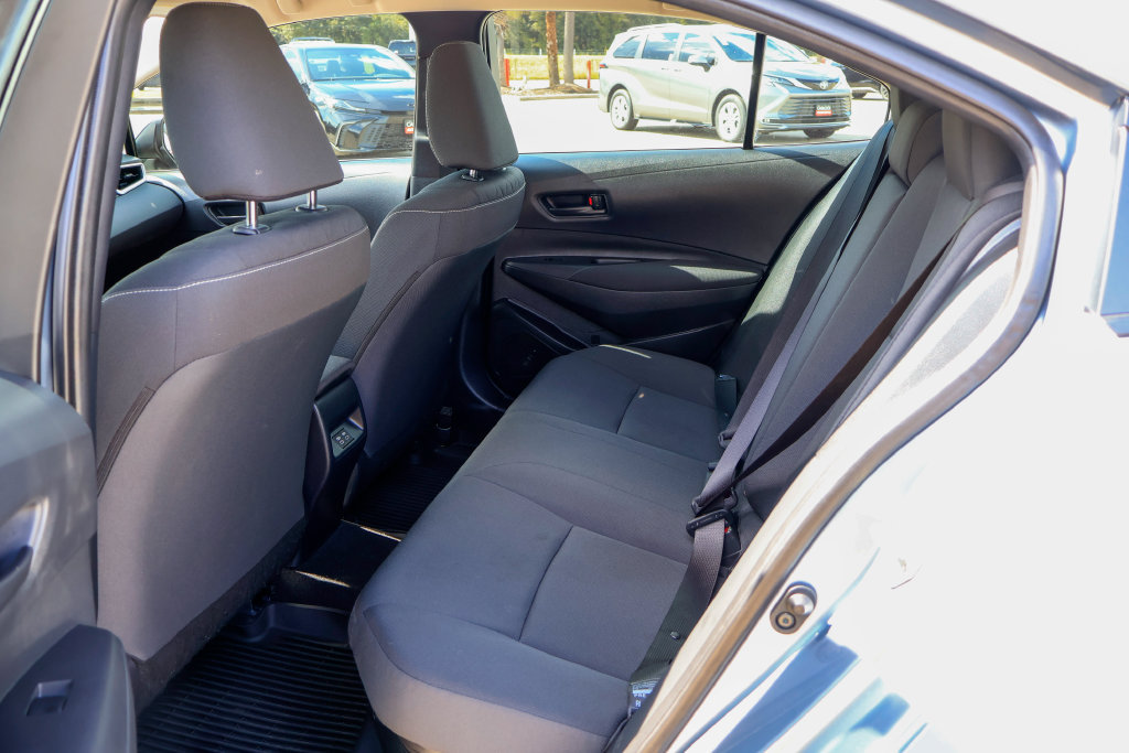 Used 2025 Toyota Corolla LE w/ Convenience Package FWD image 11