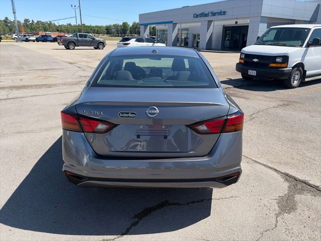 Used 2025 Nissan Altima 2.5 SV FWD image 5