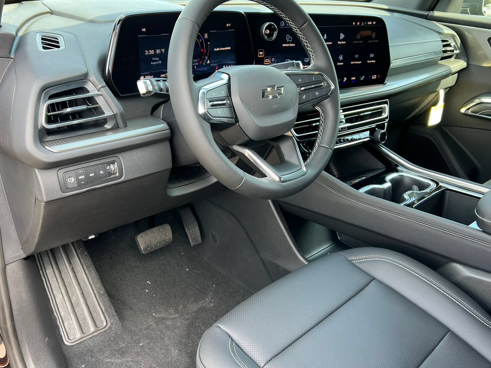 New 2027 Chevrolet Traverse LT w/ Midnight/Sport Edition AWD/4WD image 14