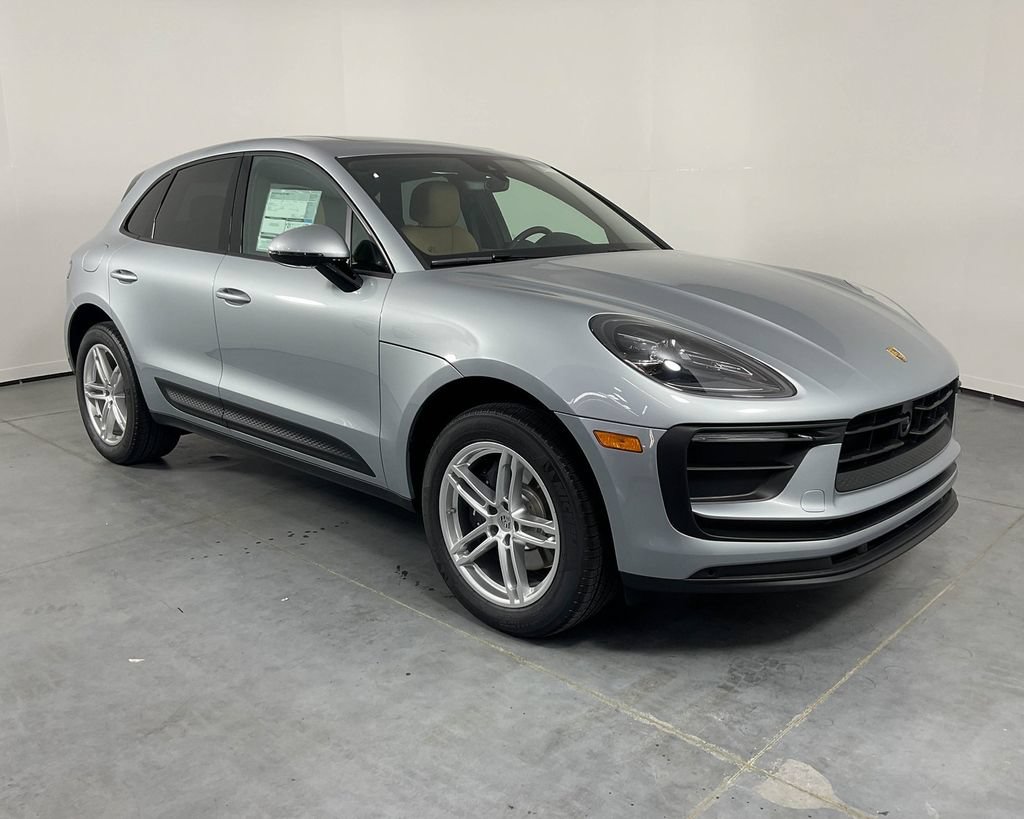 Certified 2025 Porsche Macan AWD/4WD image 9