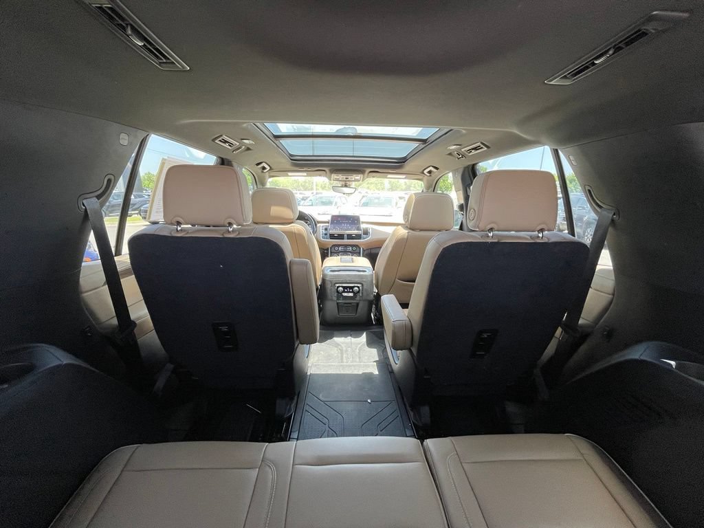 Used 2021 Chevrolet Tahoe Premier w/ Premium Package RWD image 21
