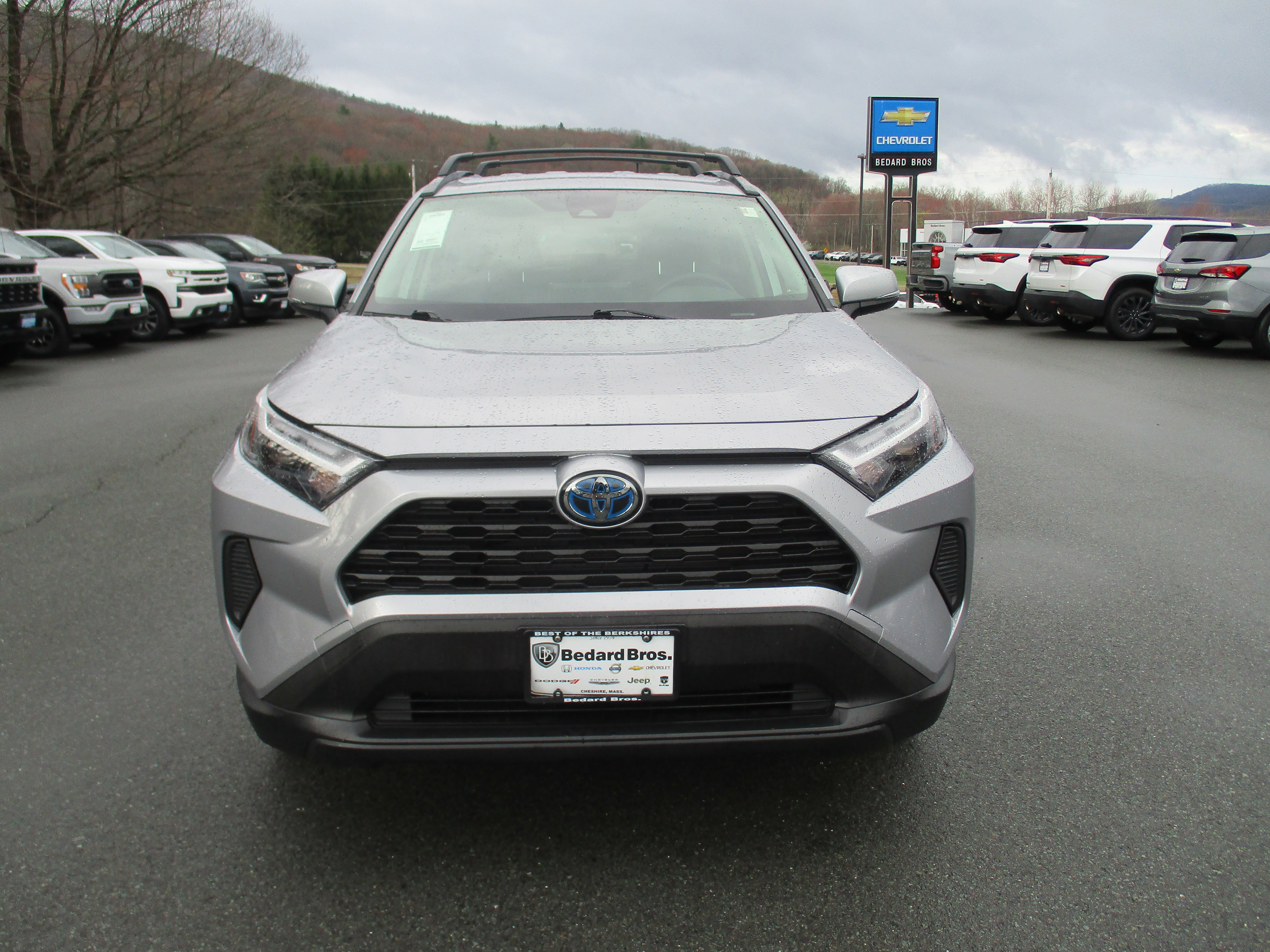 Used 2024 Toyota RAV4 XLE image 2