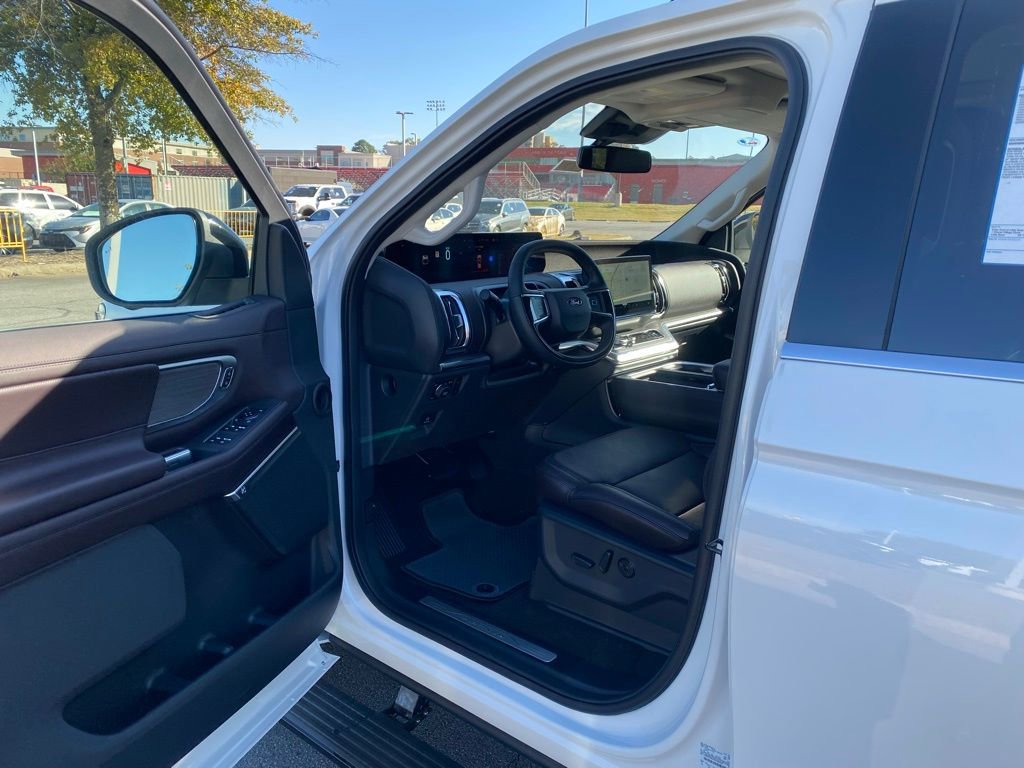 New 2025 Ford Expedition Platinum w/ Platinum Ultimate Package AWD/4WD image 10