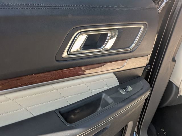 Used 2018 Ford Explorer Platinum AWD/4WD image 27