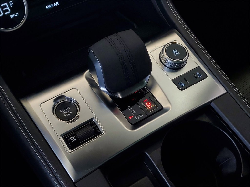 Used 2025 Jaguar F-PACE R-Dynamic S image 24